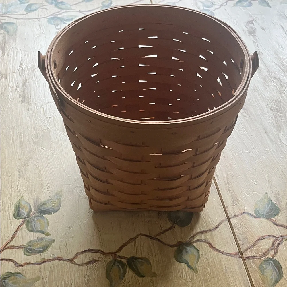 Longaberger 1996 Handwoven Basket